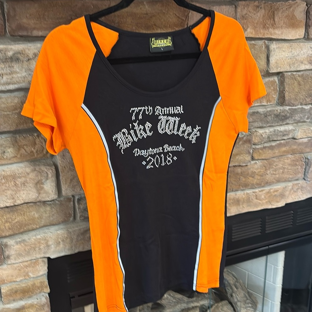 Like New  Harley Davidson Women’s short sleeve shirt
Size Large